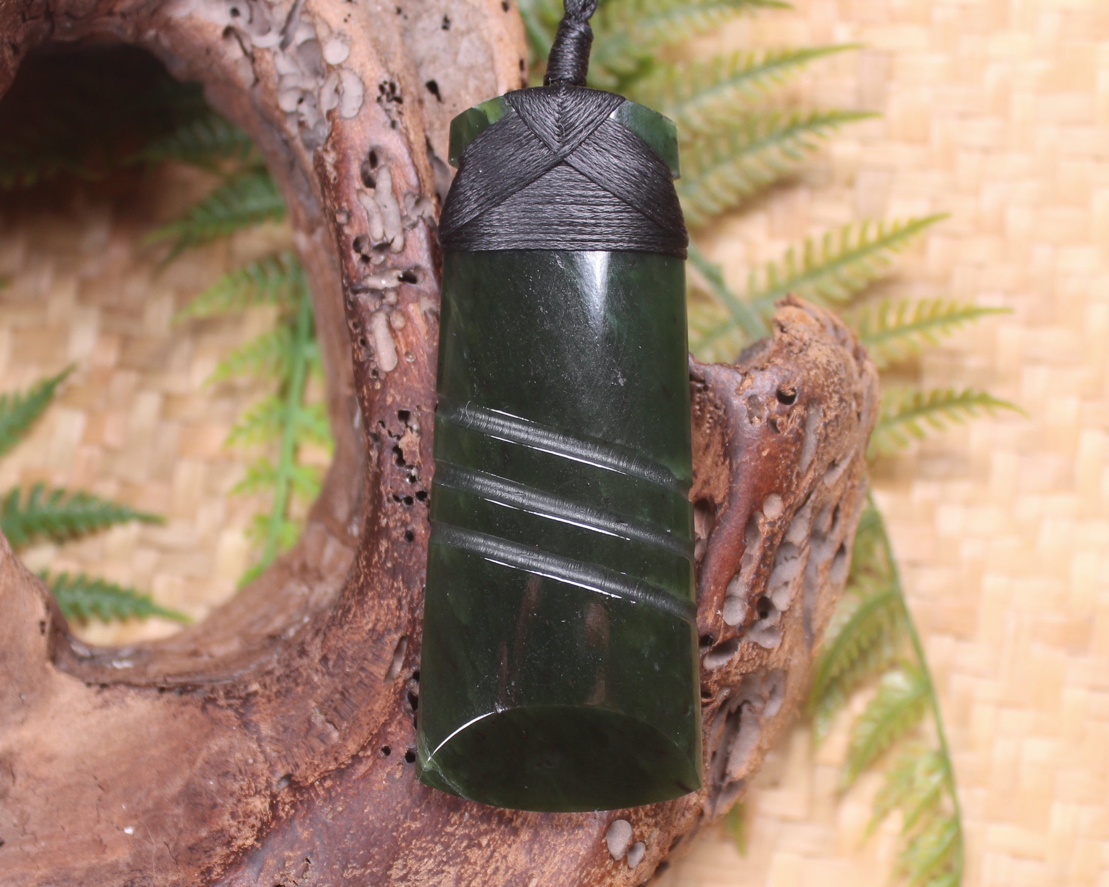 Kawakawa Pounamu Toki