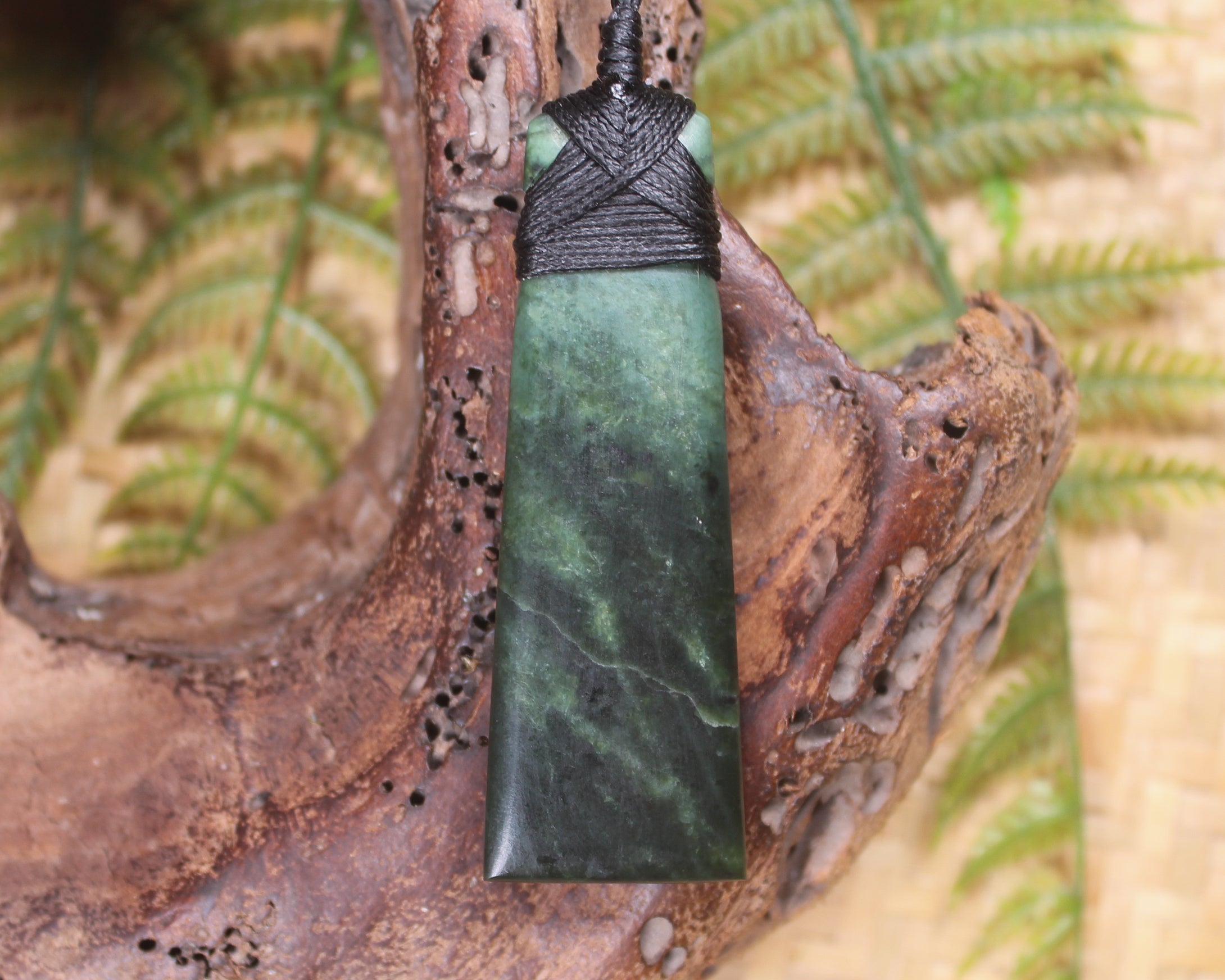 Kawakawa Pounamu Toki