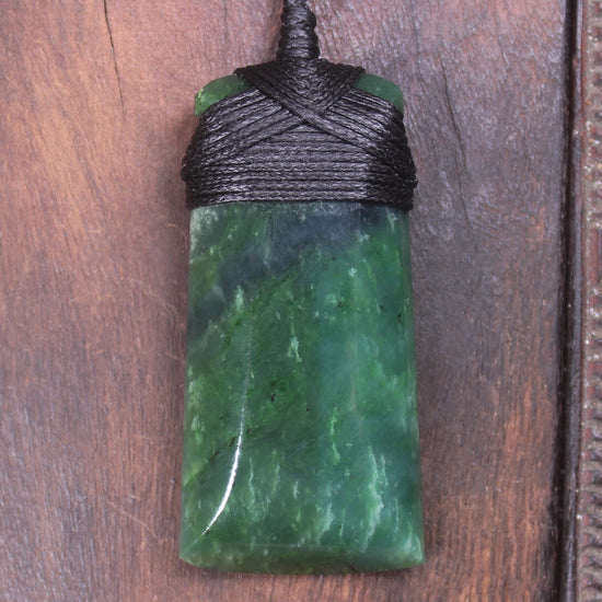 Kawakawa Pounamu Toki
