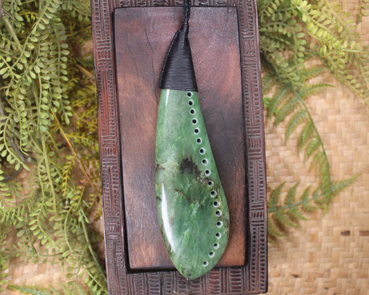 Roimata Teardrop carved from Hapopo Pounamu - NZ Greenstone