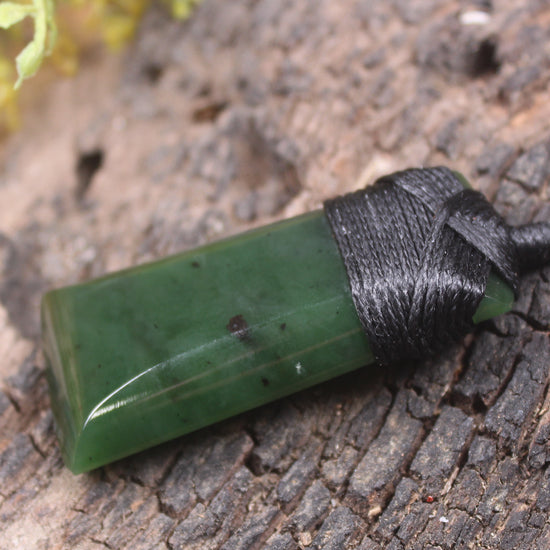 Kawakawa Pounamu Toki