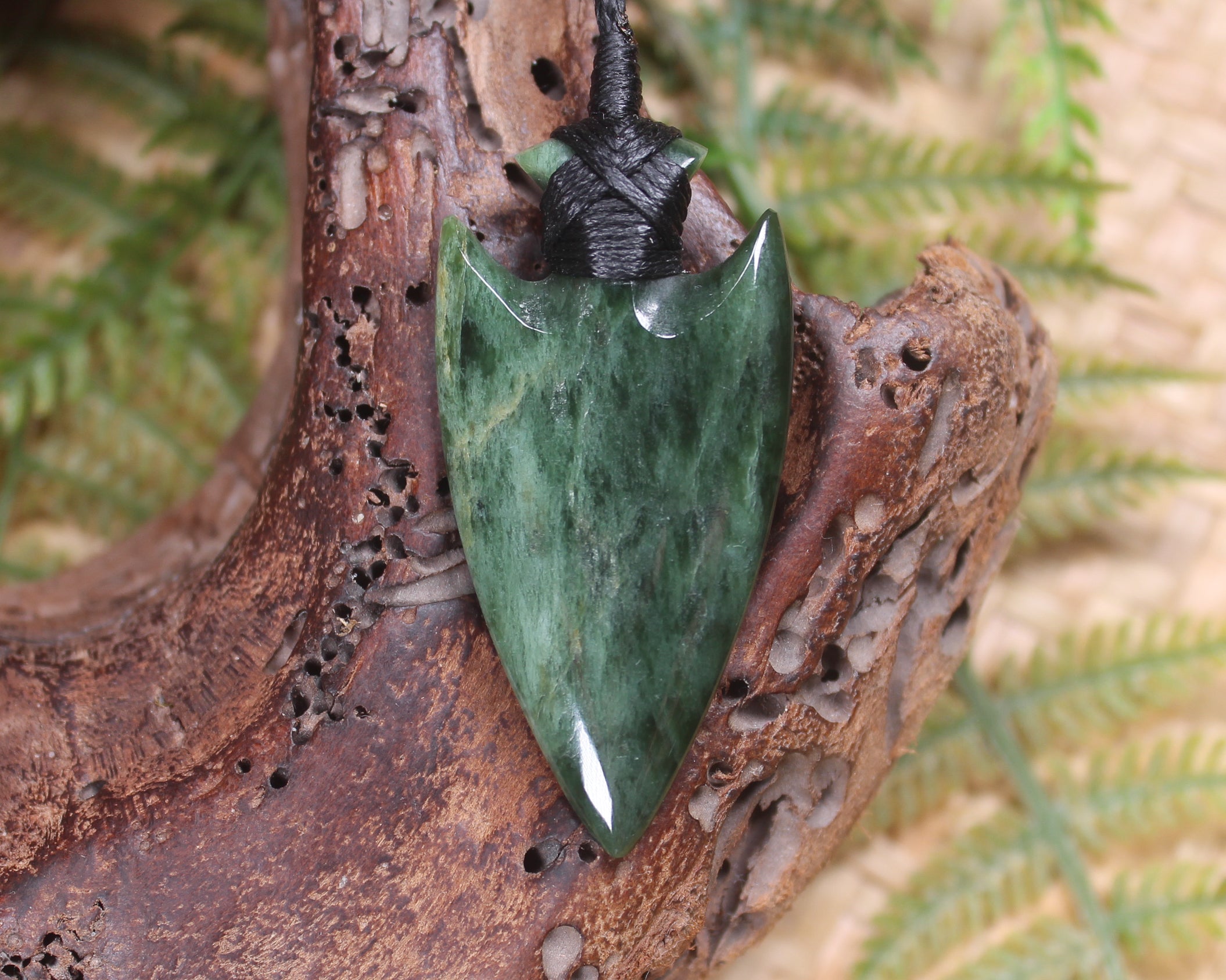 Kawakawa Pounamu Arrowhead Pendant - NZ Greenstone