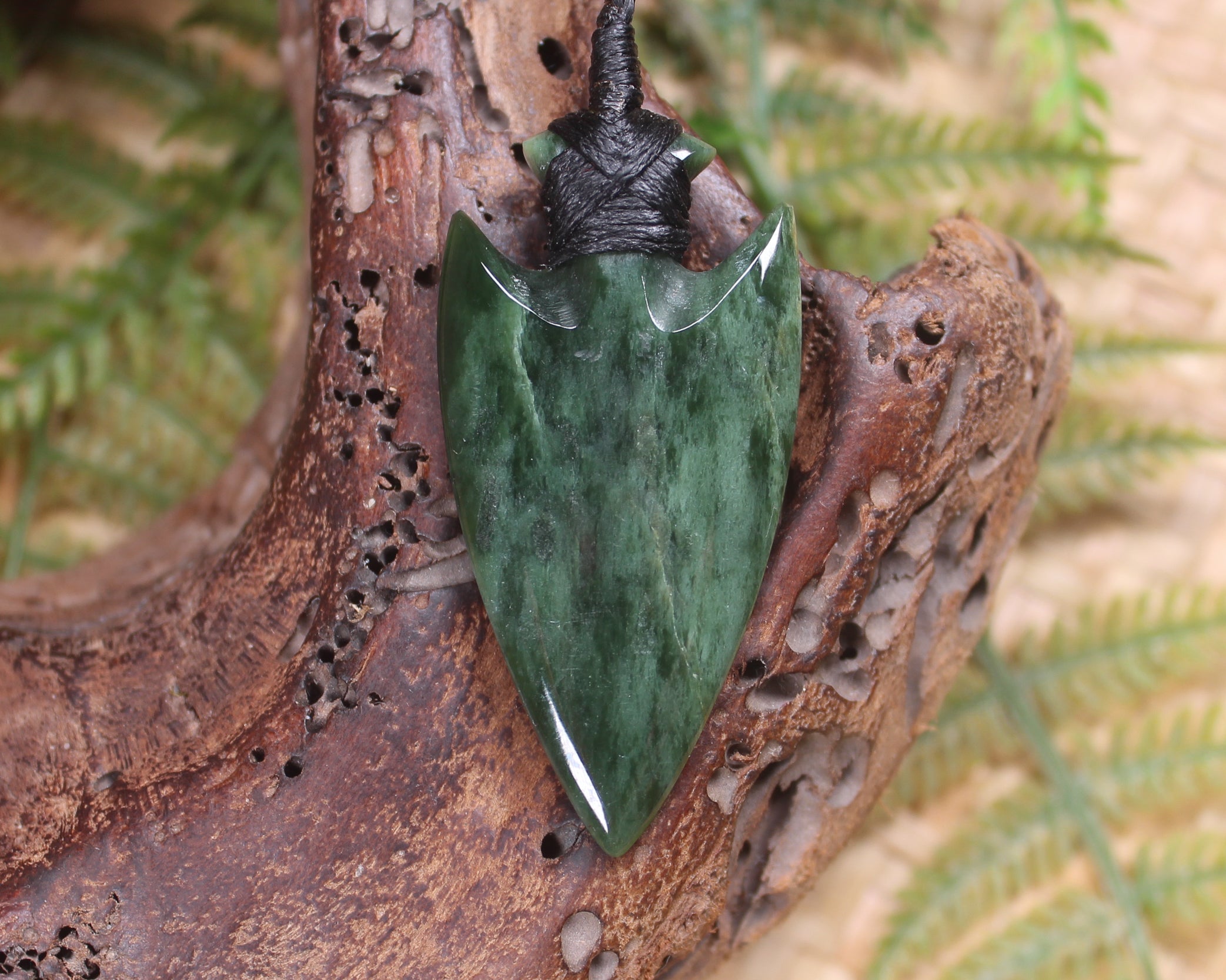 Kawakawa Pounamu Arrowhead Pendant - NZ Greenstone