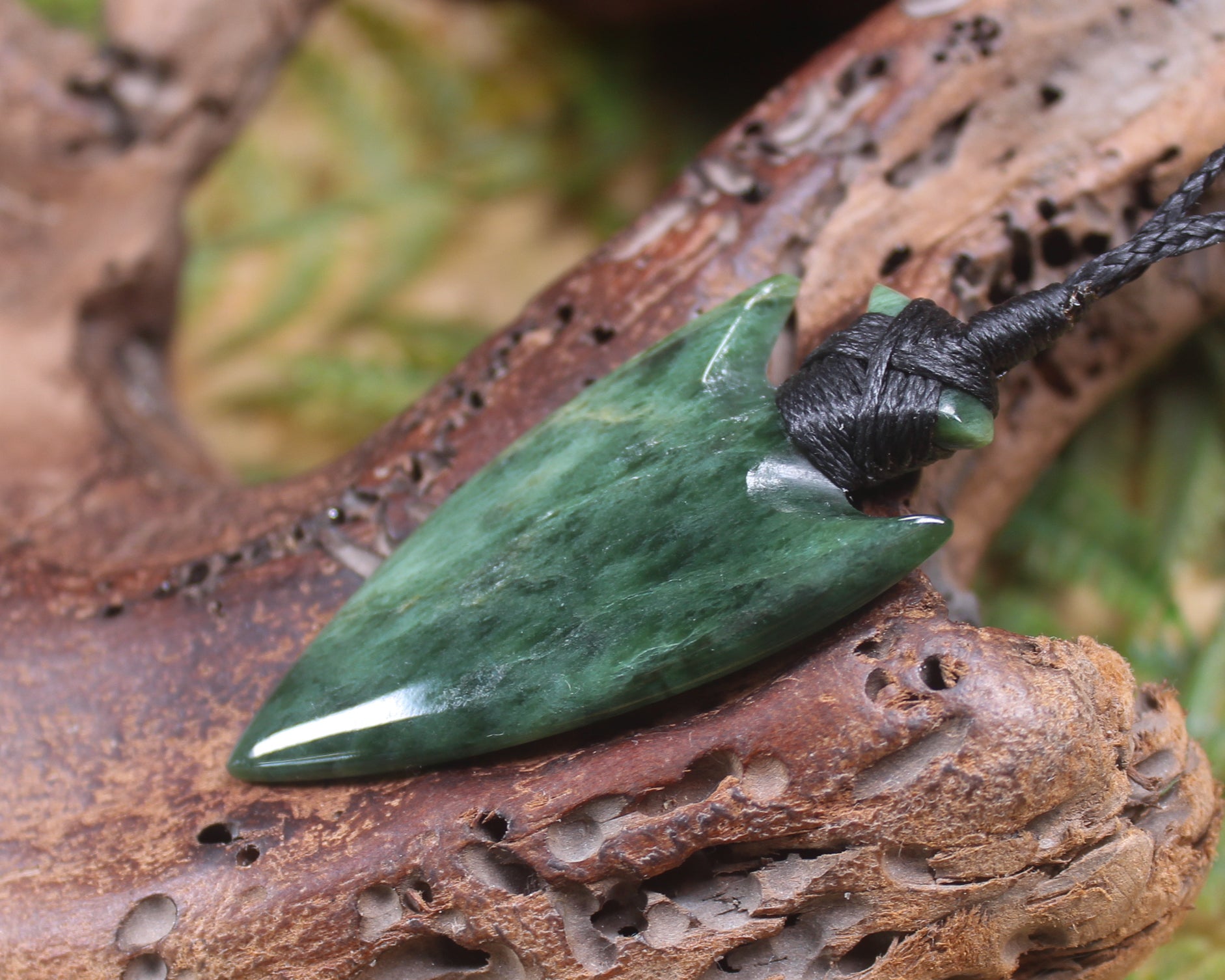 Kawakawa Pounamu Arrowhead Pendant - NZ Greenstone