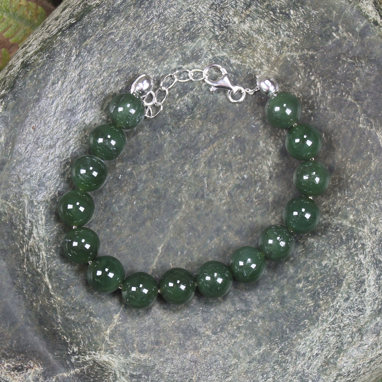 Kawakawa Pounamu Sterling Silver beaded bracelet - NZ Greenstone