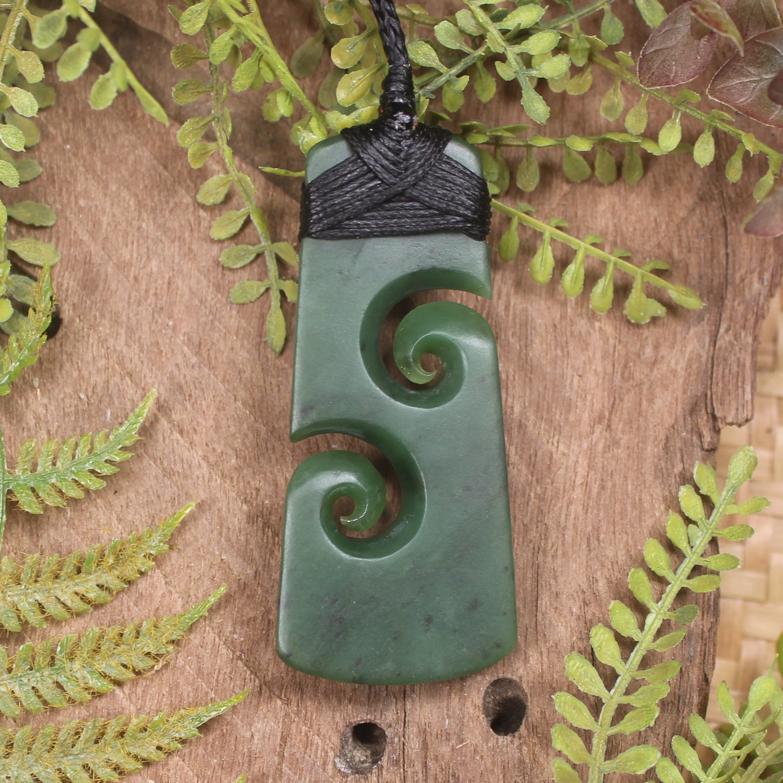 Kawakawa Pounamu Toki with Koru