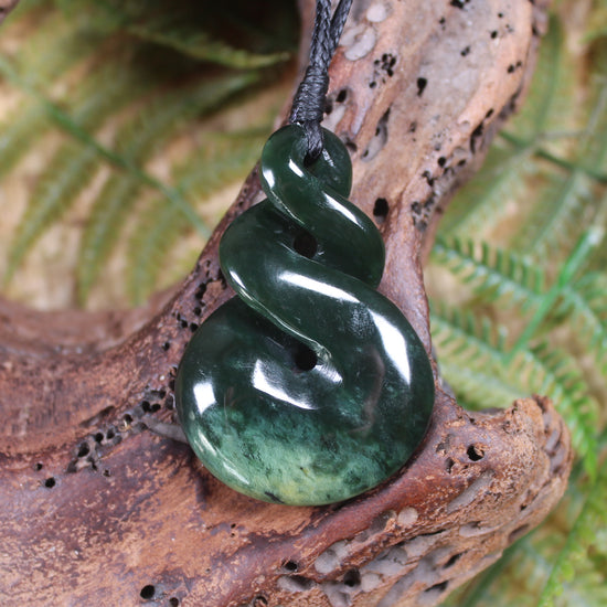 Twist carved from Kawakawa Pounamu - NZ Greenstone