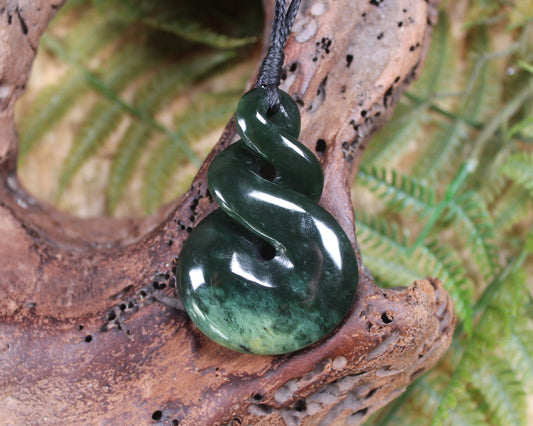 Twist carved from Kawakawa Pounamu - NZ Greenstone