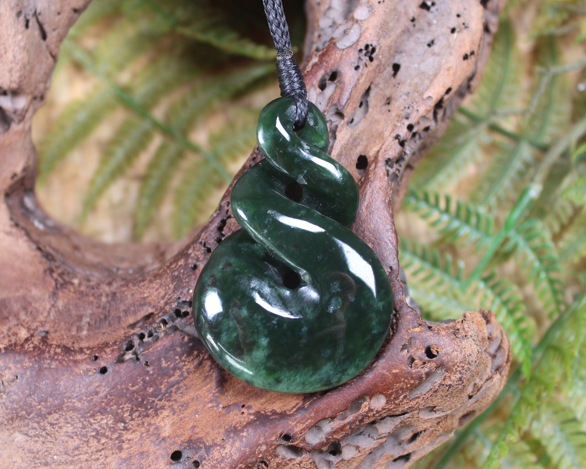 Twist carved from Kawakawa Pounamu - NZ Greenstone