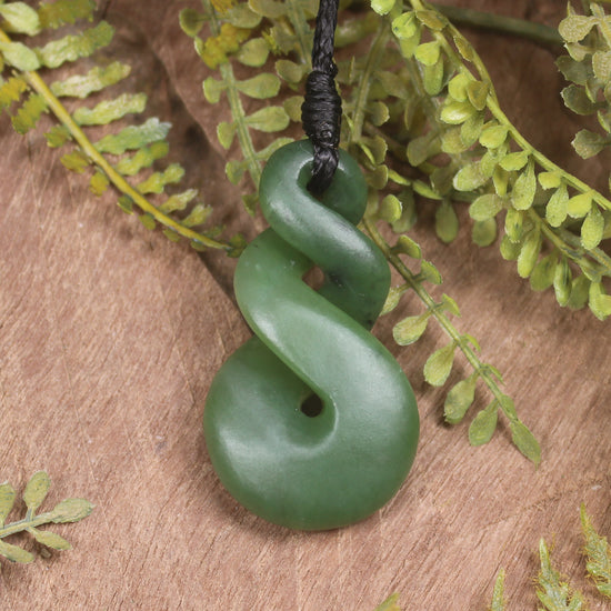Twist or Pikorua carved from Hapopo Pounamu - NZ Greenstone
