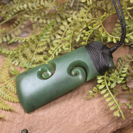 Kawakawa Pounamu Toki with Koru