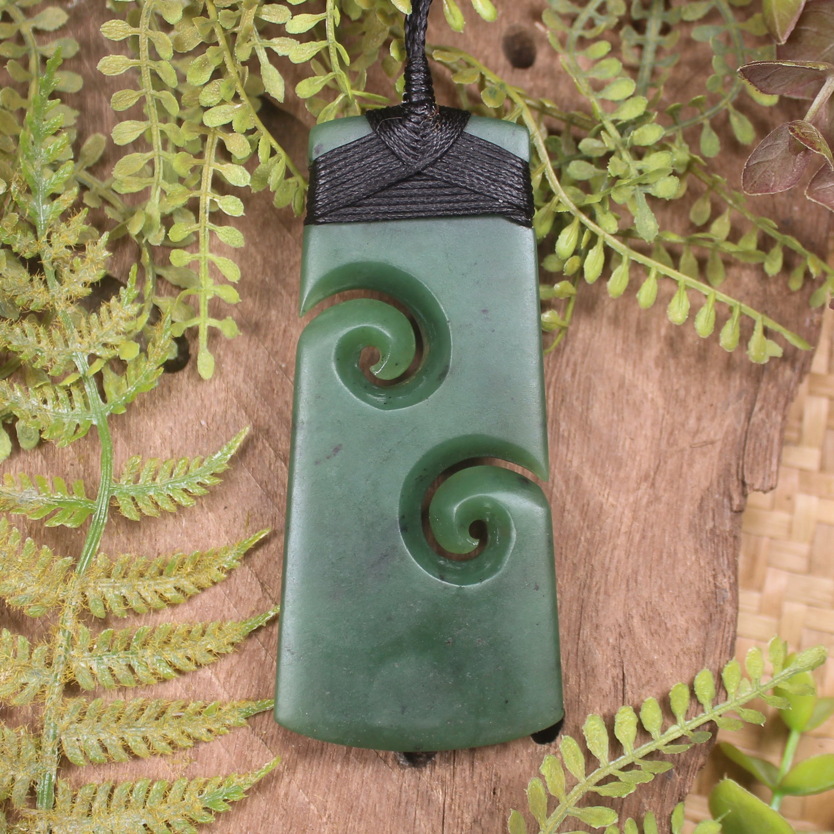 Hapopo Pounamu Toki with Koru - NZ Greenstone