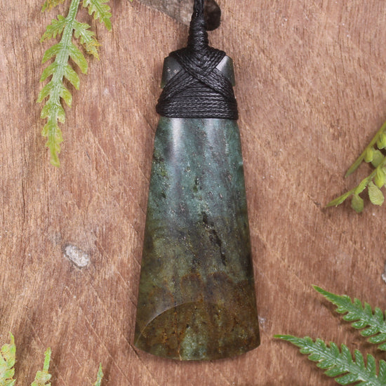 Fuchsite toki pendant