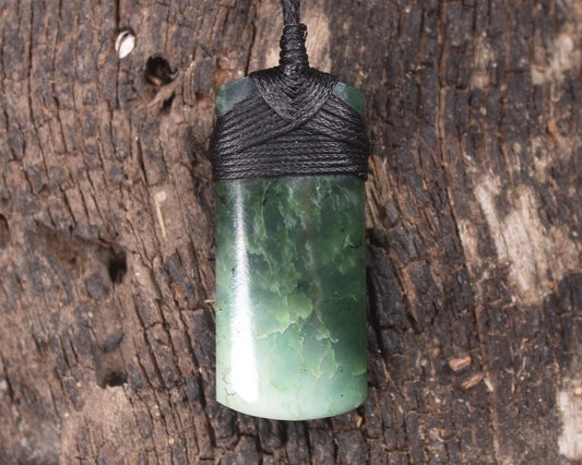 Kawakawa Pounamu Toki