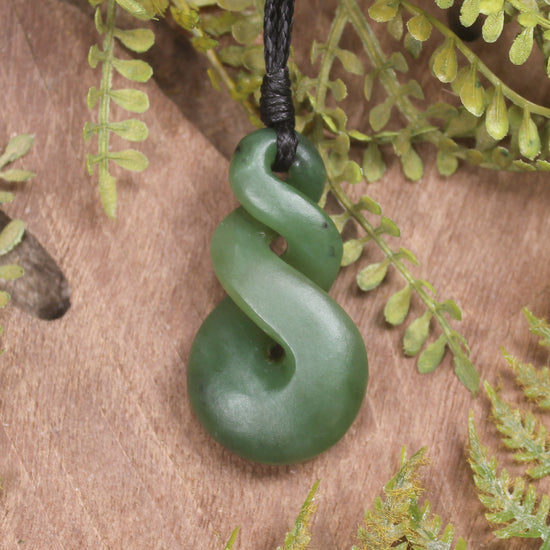 Twist or Pikorua carved from Hapopo Pounamu - NZ Greenstone