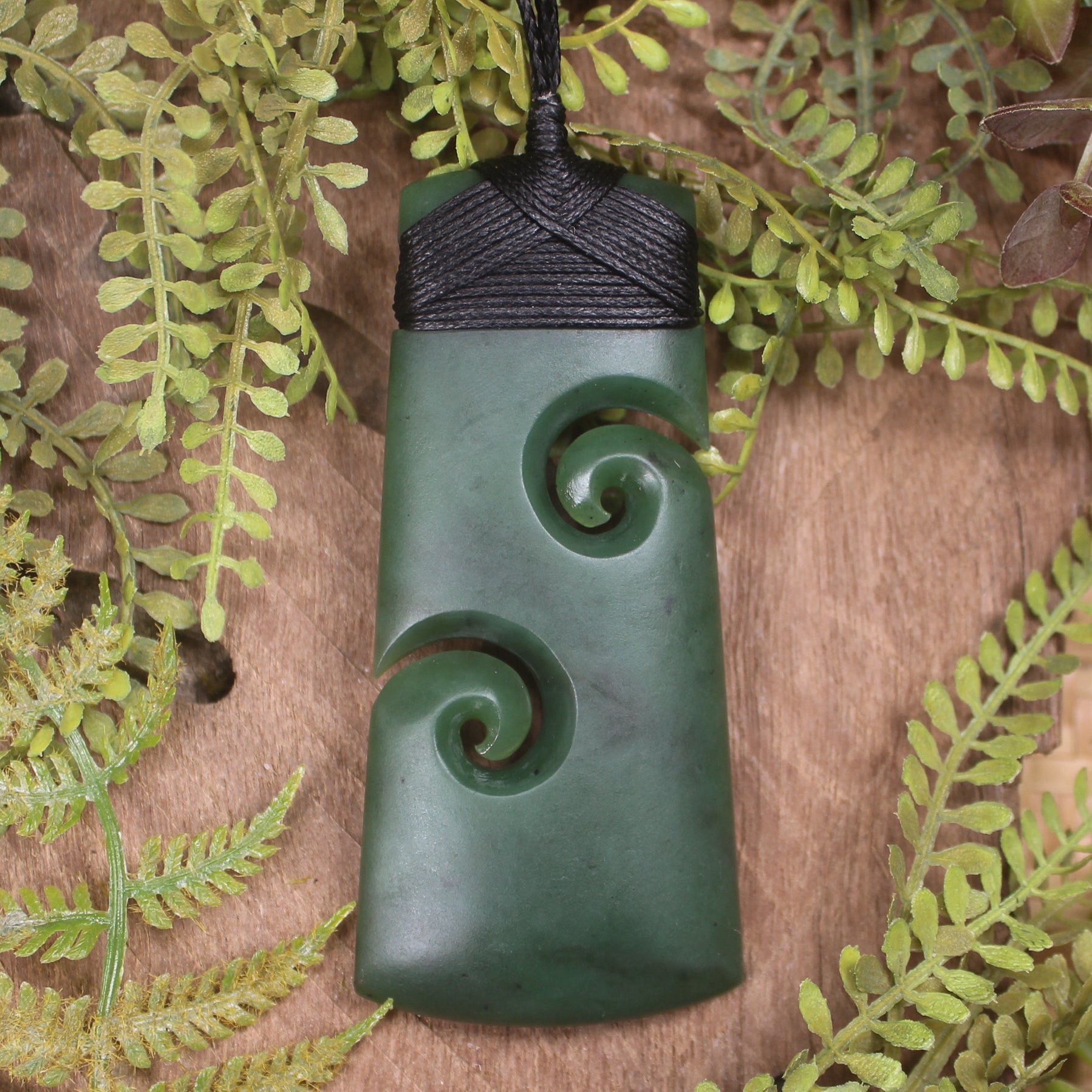 Kawakawa Pounamu Toki with Koru