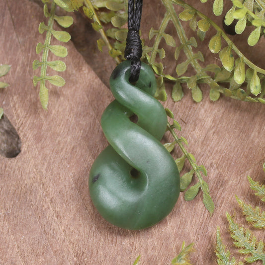 Twist or Pikorua carved from Hapopo Pounamu - NZ Greenstone