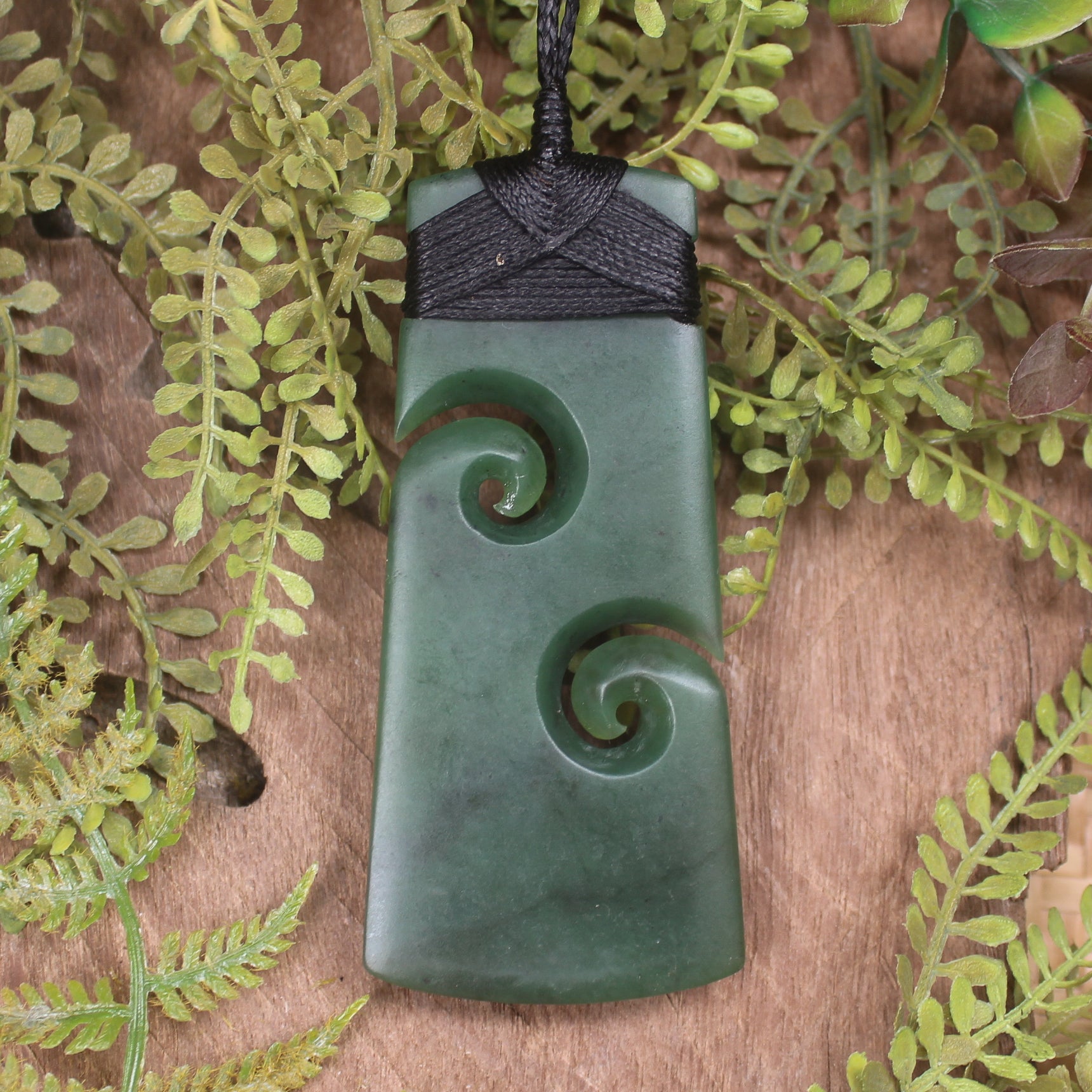 Kawakawa Pounamu Toki with Koru