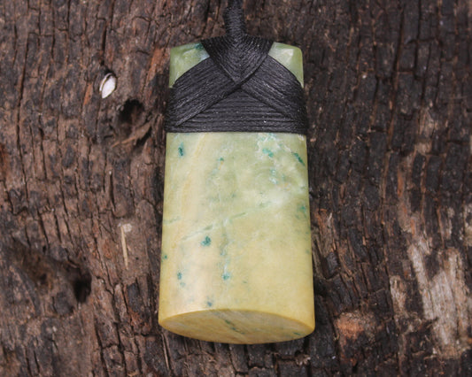 Flower Jade Pounamu Toki Pendant - NZ Greenstone