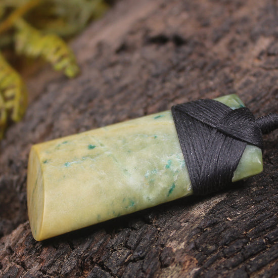 Flower Jade Pounamu Toki Pendant - NZ Greenstone