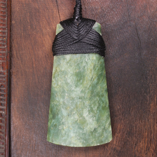 Hapopo Pounamu Toki - NZ Greenstone