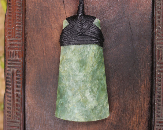 Hapopo Pounamu Toki - NZ Greenstone