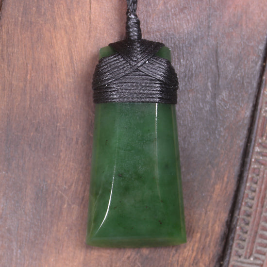 Kawakawa Pounamu Toki