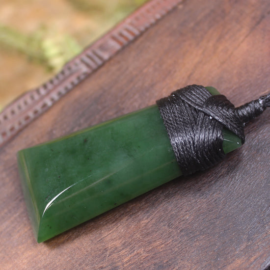 Kawakawa Pounamu Toki