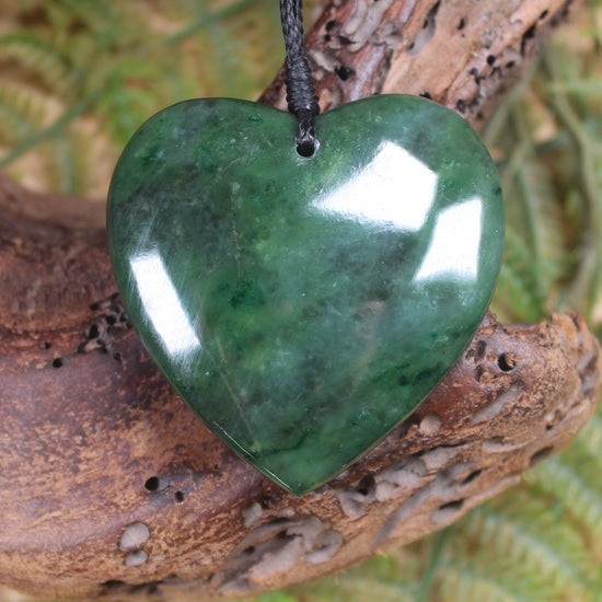 Heart carved from Kawakawa Pounamu - NZ Greenstone