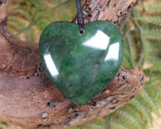 Heart carved from Kawakawa Pounamu - NZ Greenstone