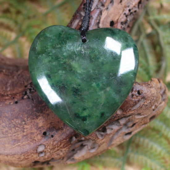 Heart carved from Kawakawa Pounamu - NZ Greenstone