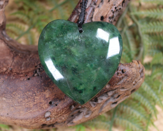 Heart carved from Kawakawa Pounamu - NZ Greenstone