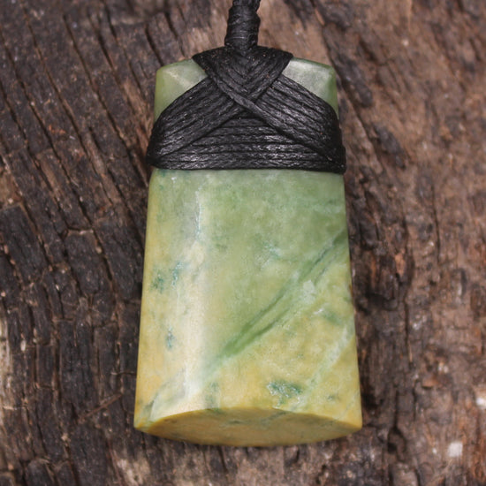 Flower Jade Pounamu Toki Pendant - NZ Greenstone