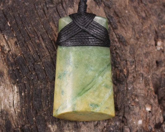 Flower Jade Pounamu Toki Pendant - NZ Greenstone