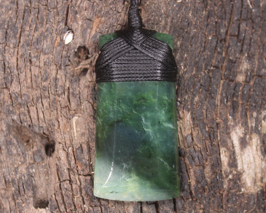 Kawakawa Pounamu Toki