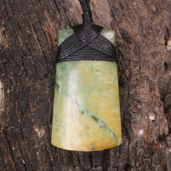 Flower Jade Pounamu Toki Pendant - NZ Greenstone