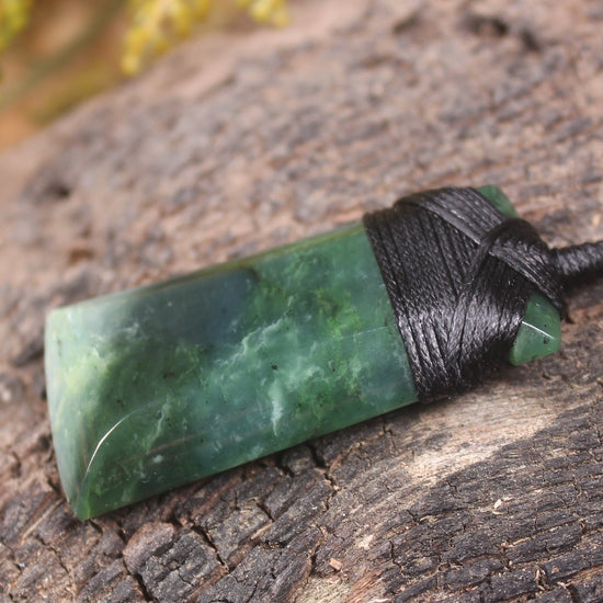 Kawakawa Pounamu Toki
