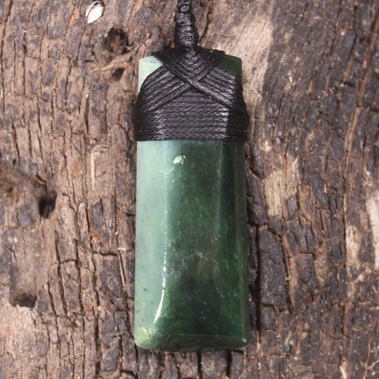Kawakawa Pounamu Toki