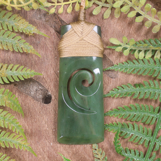 Hapopo Pounamu Toki with Koru