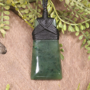 Kawakawa Pounamu Toki