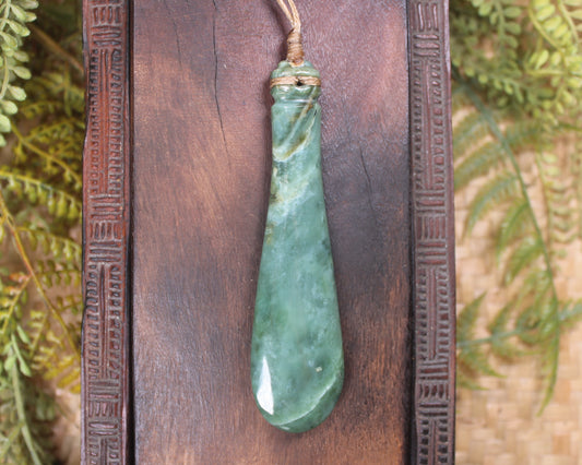 Mere or Patu carved from Inanga Pounamu - NZ Greenstone