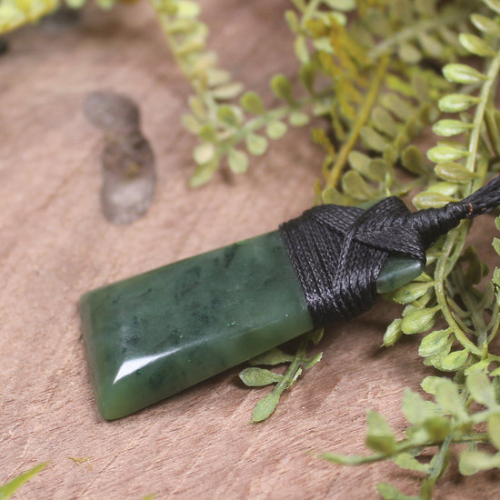 Kawakawa Pounamu Toki
