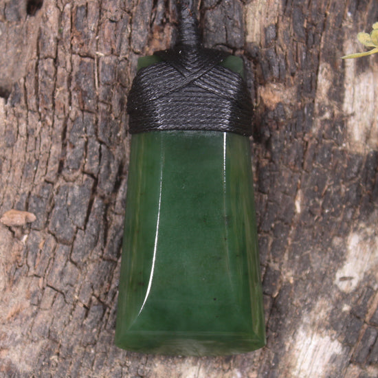 Kawakawa Pounamu Toki
