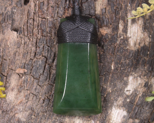 Kawakawa Pounamu Toki