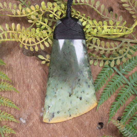Flower Jade Pounamu Toki