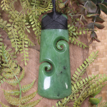 Hapopo Pounamu Toki with Koru - NZ Greenstone