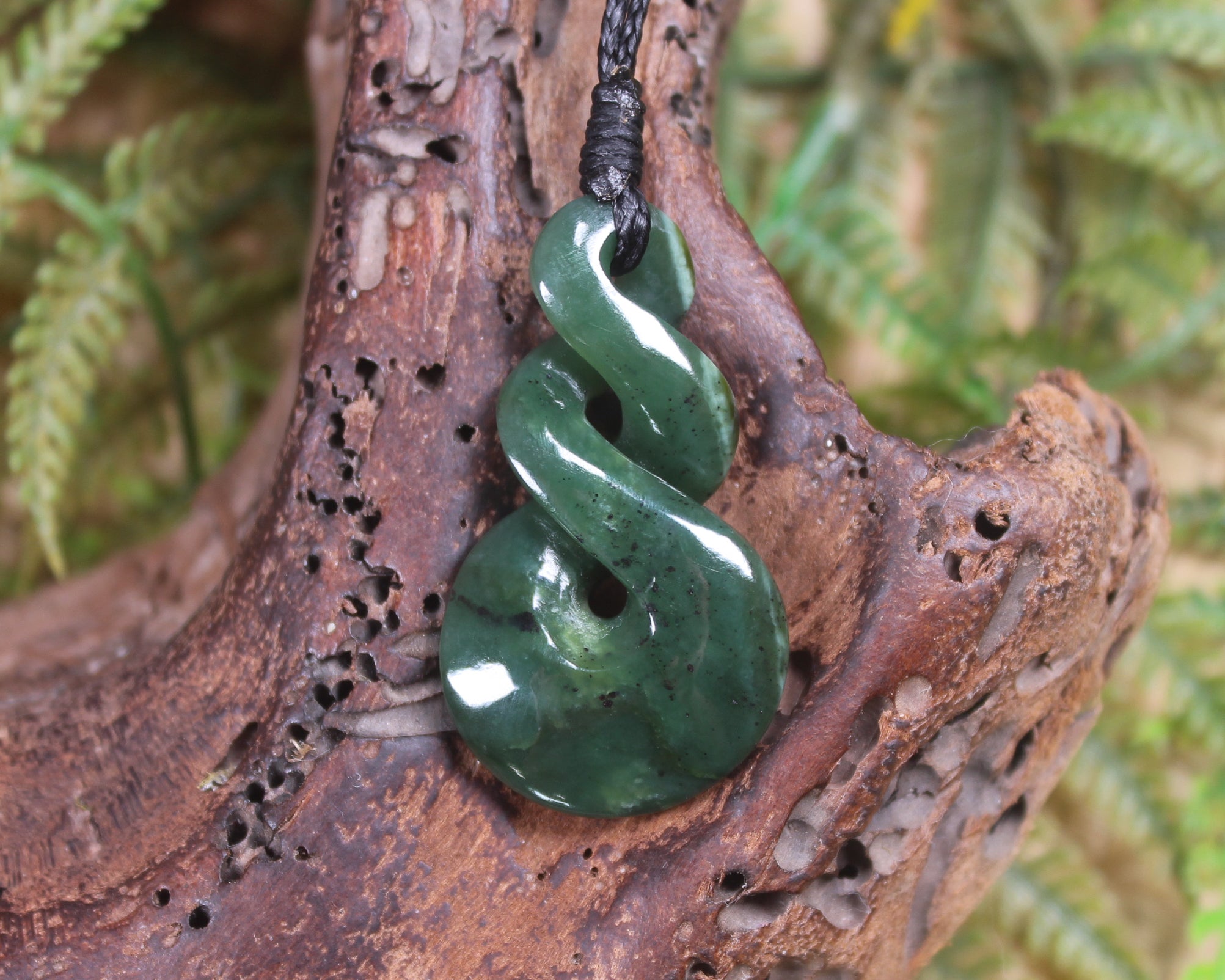 Twist carved from Kawakawa Pounamu - NZ Greenstone