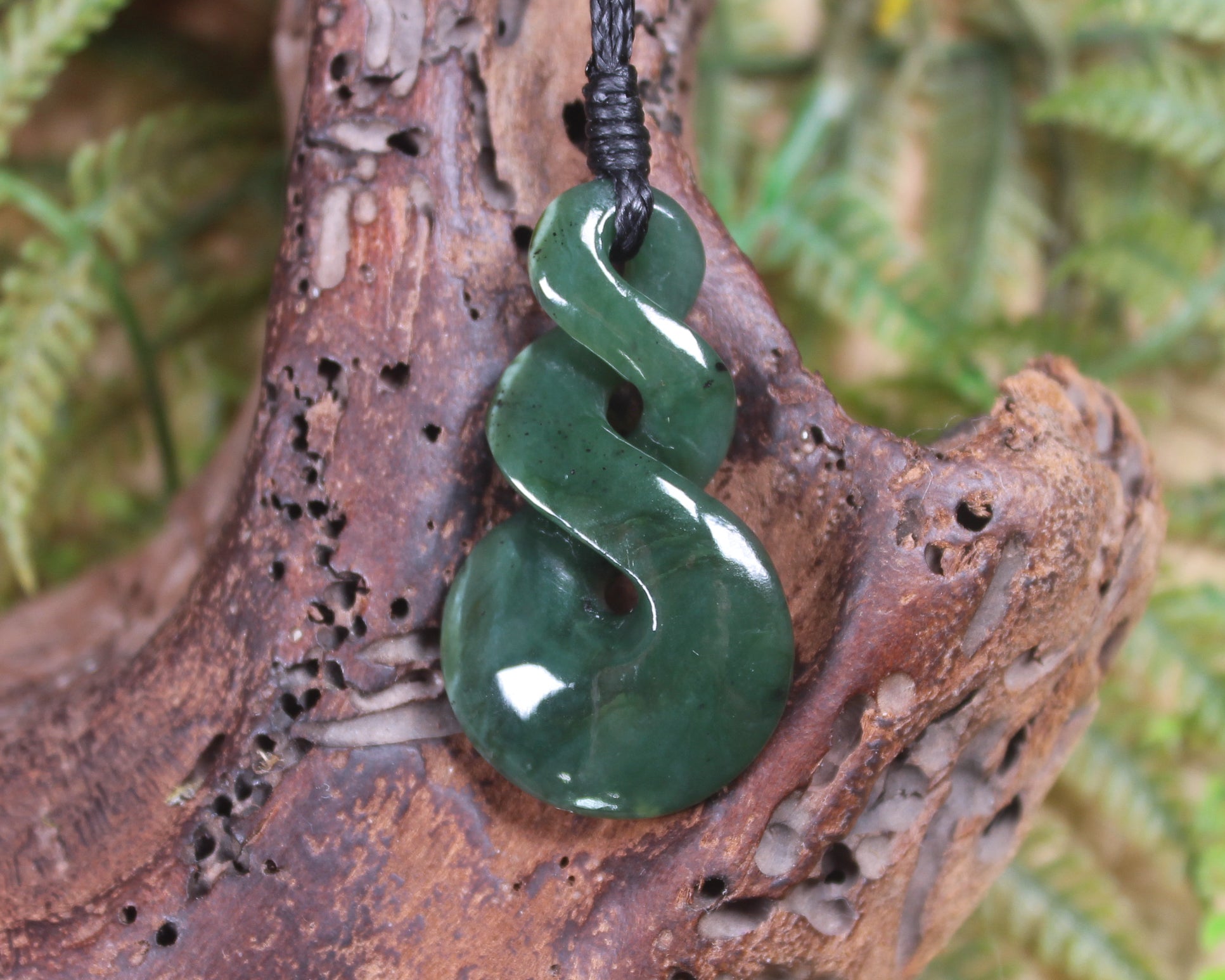 Twist carved from Kawakawa Pounamu - NZ Greenstone