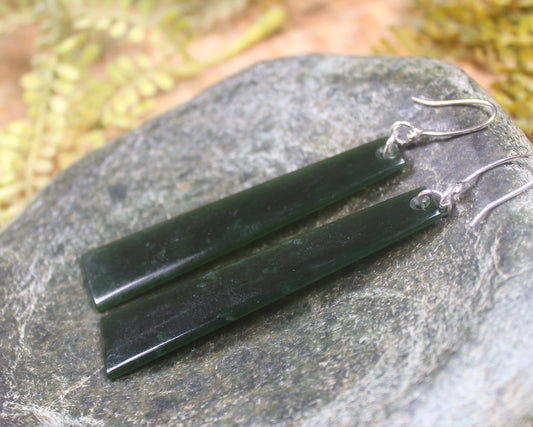 Roimata or Teardrop earrings carved from Kawakawa Pounamu - NZ Greenstone