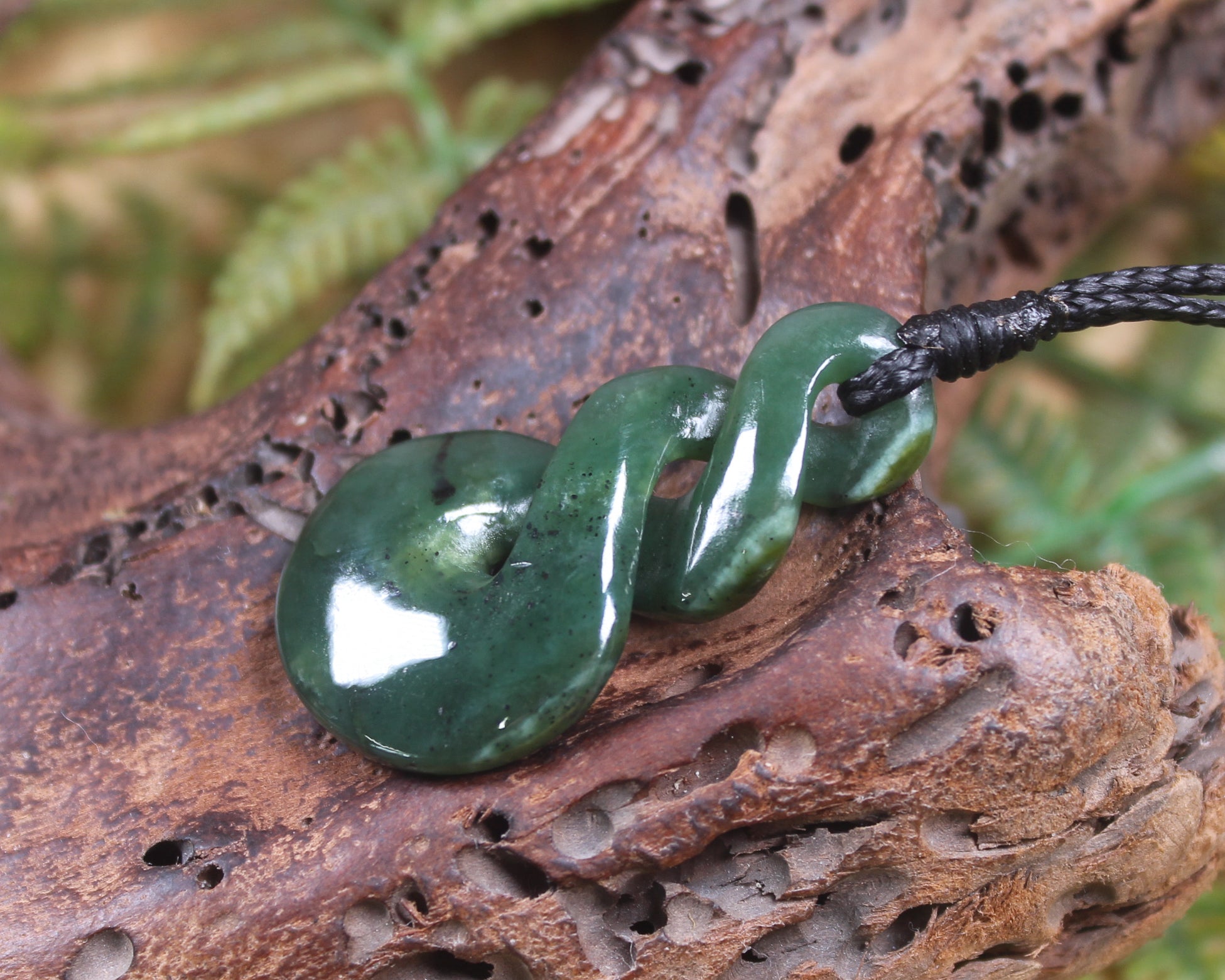 Twist carved from Kawakawa Pounamu - NZ Greenstone